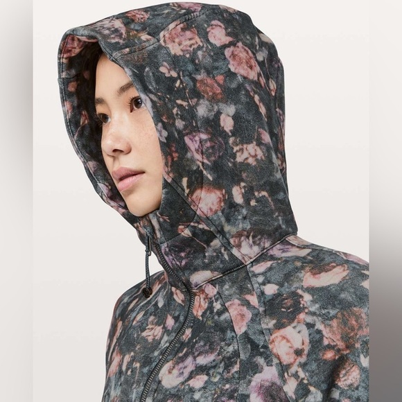 Lululemon Scuba Hoodie Light Cotton Fleece
Frosted Rose Multi - Picture 3 of 14